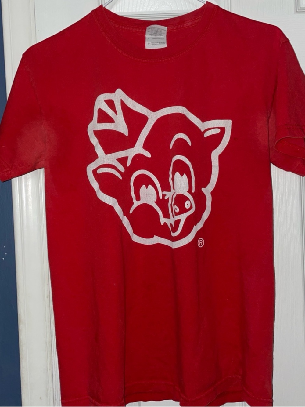 Adult small piggly wiggly t-shirt